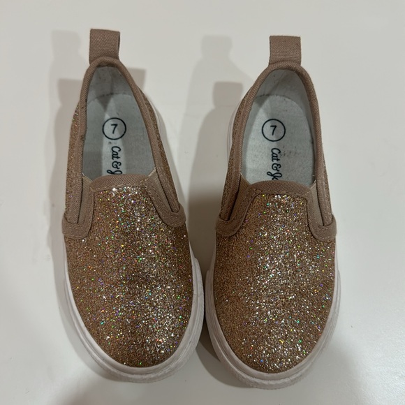 CAT & JACK GOLD GLITTERY SNEAKERS SIZE 7 - Picture 5 of 5